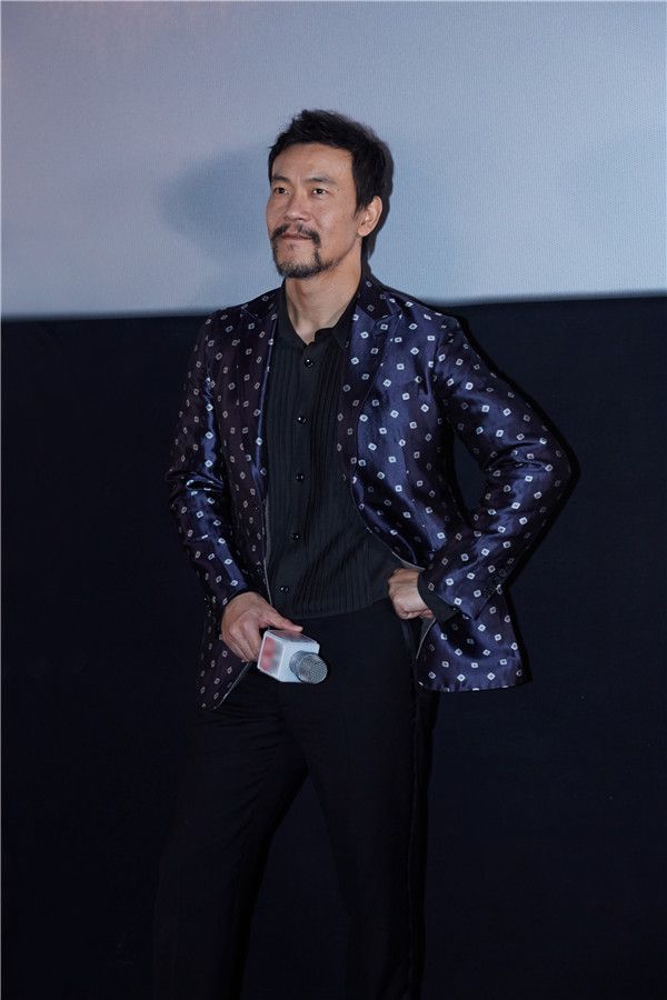 《南方车站的聚会》首映现场胡歌粉丝即兴吹廖凡彩虹屁